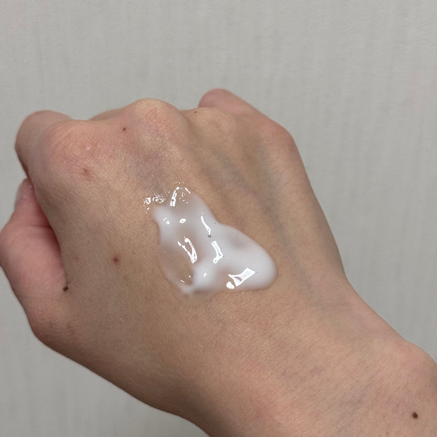 リルーチェ スキンミルクローション シャイニーフリージア/コスメテックスローランド/ボディローションを使ったクチコミ(3枚目)