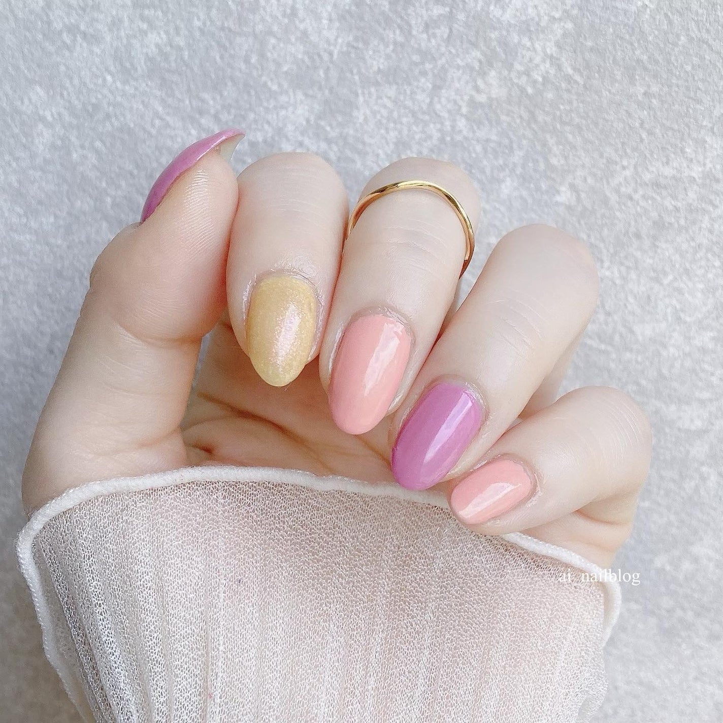 ai on LIPS 「.Ducatoから新シリーズ「nailmine」を実際に爪に塗..」(2枚目)