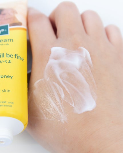 ハンドクリーム バニラ&ハニーの香り/クナイプ/ハンドクリームを使ったクチコミ(3枚目)