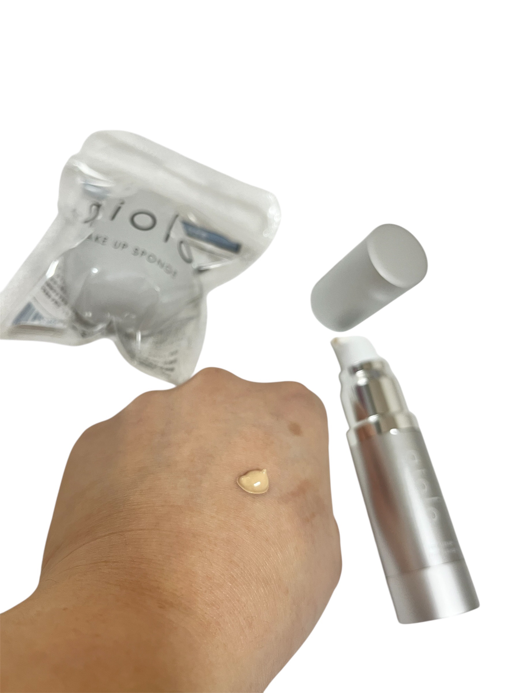 スキンセラムファンデーション/qiolo/リキッドファンデーションを使ったクチコミ（2枚目）