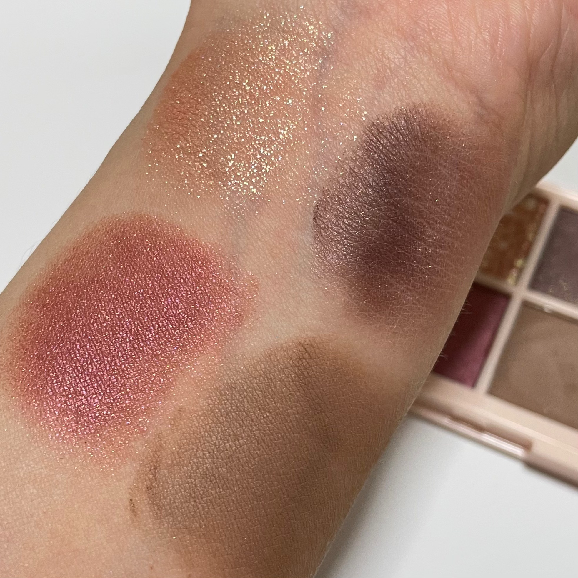 レブロン ダズル アイシャドウ クアッド 009 ゴールデン アンバー/REVLON/アイシャドウパレットを使ったクチコミ（3枚目）