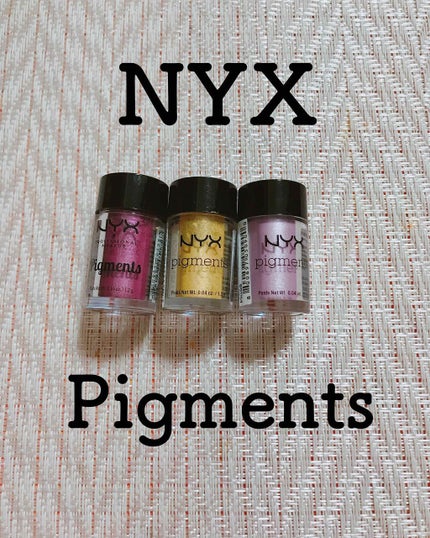 NYX Professional Makeup ピグメンツのクチコミ「NYXのピグメント3種をスウォッチします
カラーは18、23、9番を持っています。
18番は.....」(1枚目)