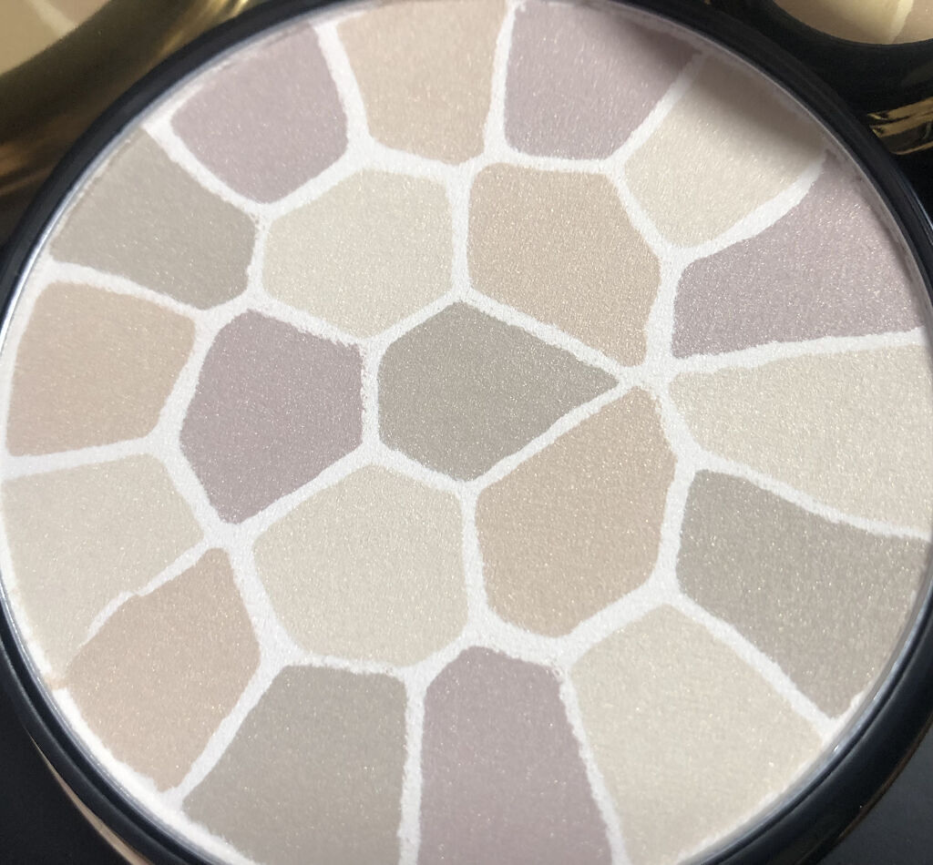 エレガンス ラ プードル オートニュアンス リクスィーズ Ⅴ/Elégance/プレストパウダーを使ったクチコミ（2枚目）