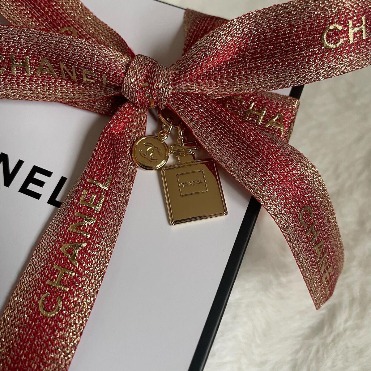 すぅ on LIPS 「ʚ♡ɞ✧*。シャネル CHANEL✧*。ギフトラッピング∴∵∴..」(5枚目)