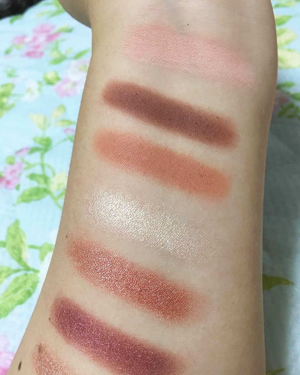Give It To Me Straight/ColourPop/アイシャドウパレットを使ったクチコミ(3枚目)