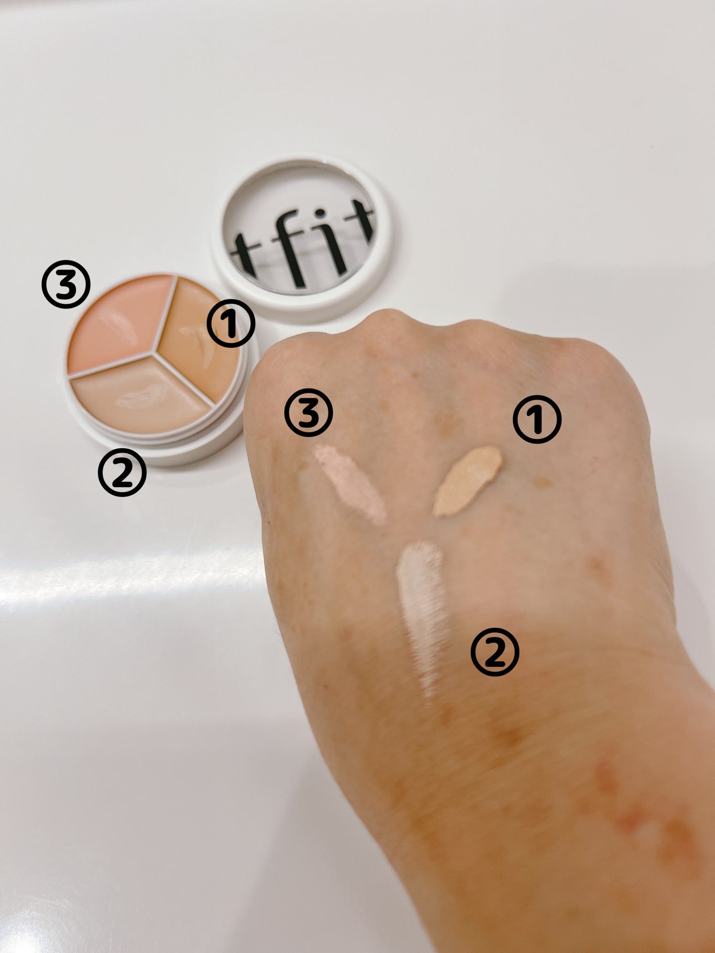 アラフォー母ちゃん on LIPS 「LIPSベストコスメティック2023下半期持続力アワードでコン..」(2枚目)