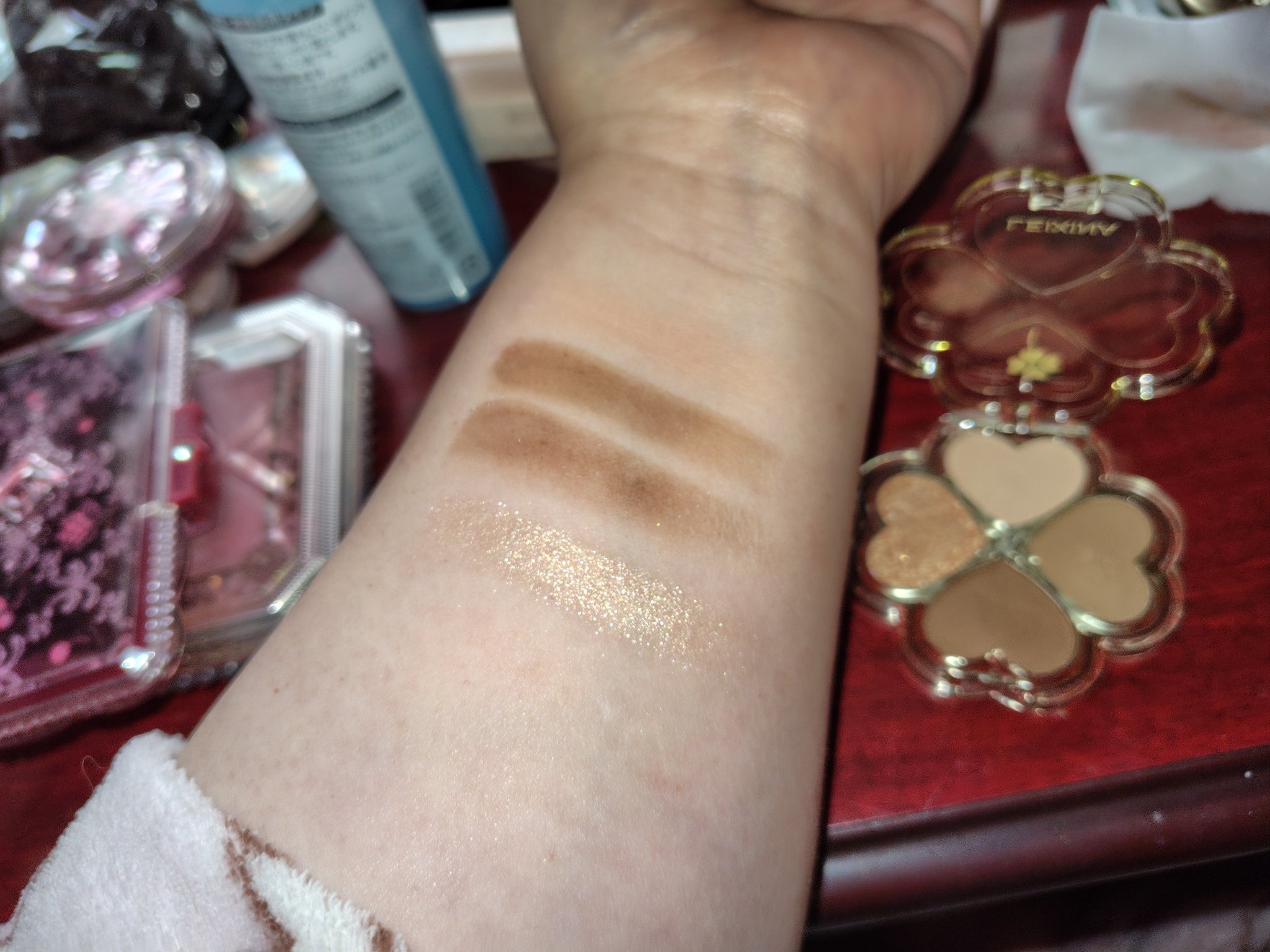 幸せの四葉のクローバー アイシャドウパレット/kiss beauty/アイシャドウパレットを使ったクチコミ（3枚目）