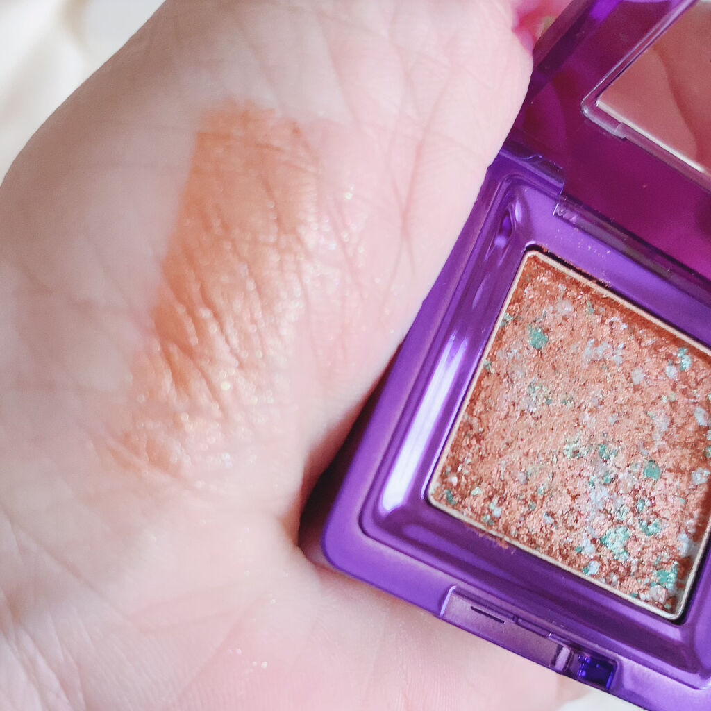 グリッタープリズム　メタル No,4 MAD PRISM/MISSHA/単色アイシャドウを使ったクチコミ（3枚目）