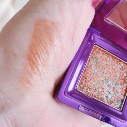 MISSHA グリッタープリズム メタルのクチコミ「MISSHA
グリッタープリズム メタル
No,4MAD PRISM
ブラウンラメにシルバー.....」(3枚目)