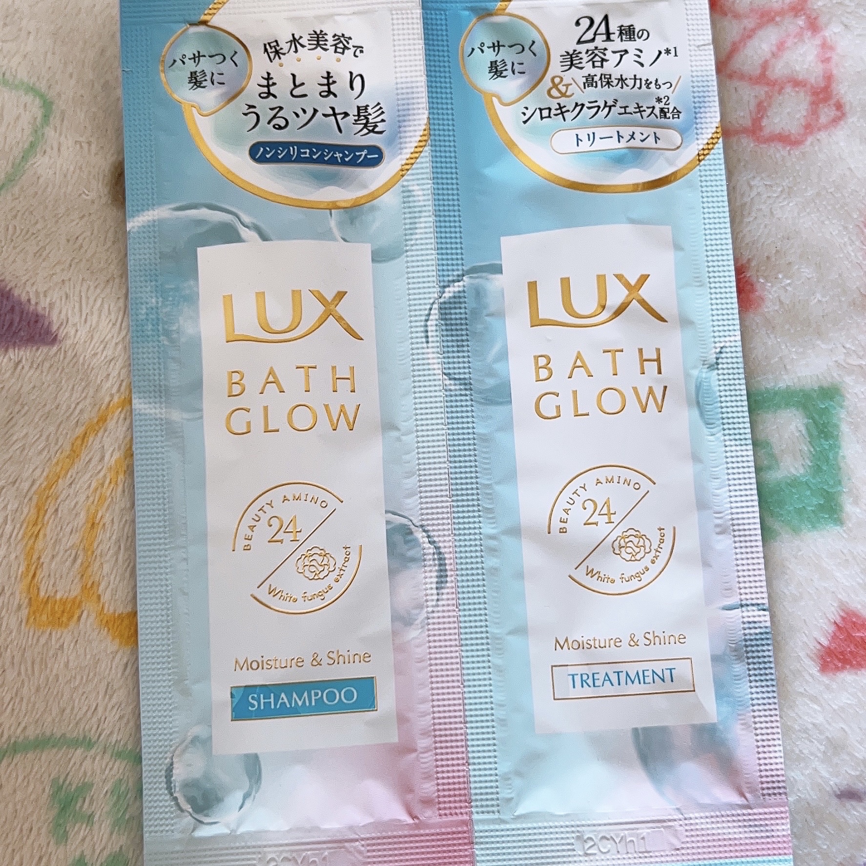 LUX バスグロウ モイスチャー&シャイン シャンプー／トリートメントのクチコミ「色味が淡くて可愛いですね。
パケが可愛いですね。
香りはまあいいですが、もっといい香りはあるか.....」（1枚目）