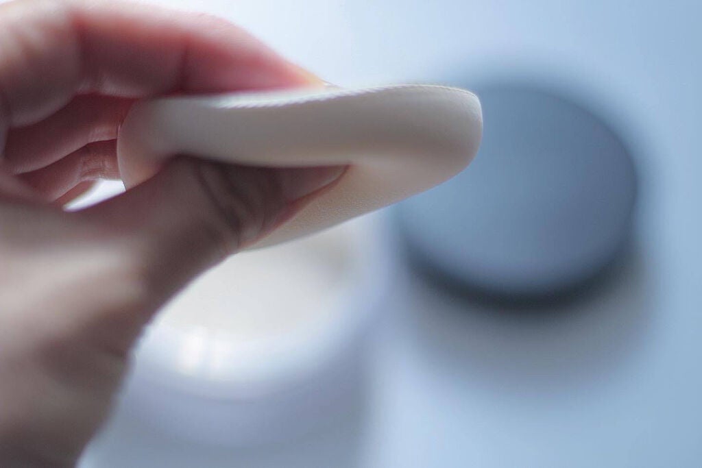 アドバンスドエシリアルスムースオペレーター ルースパウダー/THREE/ルースパウダーを使ったクチコミ(4枚目)