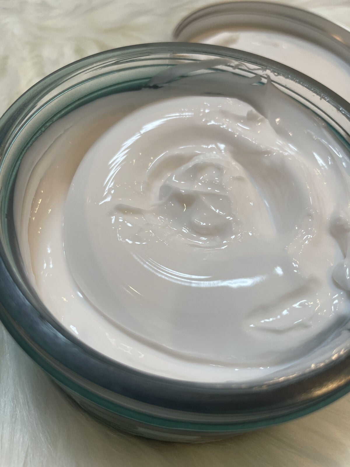 ウェルネス ボディジェルクリーム ユーカリ& ローズマリー/THE BODY SHOP/ボディクリームを使ったクチコミ(3枚目)