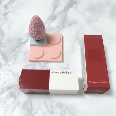 STONEBRICK リップスティックスモイスチャーのクチコミ「\ Moisture  Lip STIX＋（ブリック&フィギュア）/﻿
﻿
﻿
重量感を感じる.....」（2枚目）