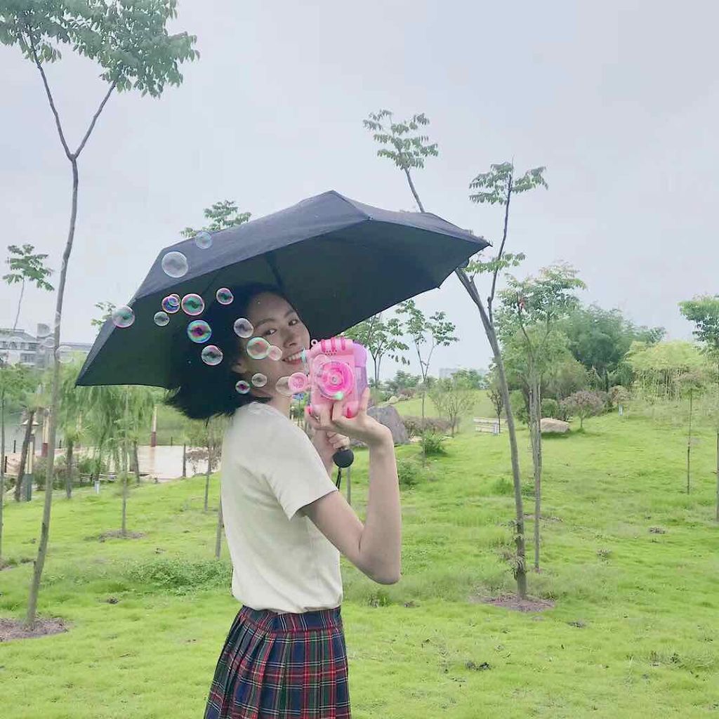 中国女孩 on LIPS 「BubblemachinesareverypopularinC..」(2枚目)