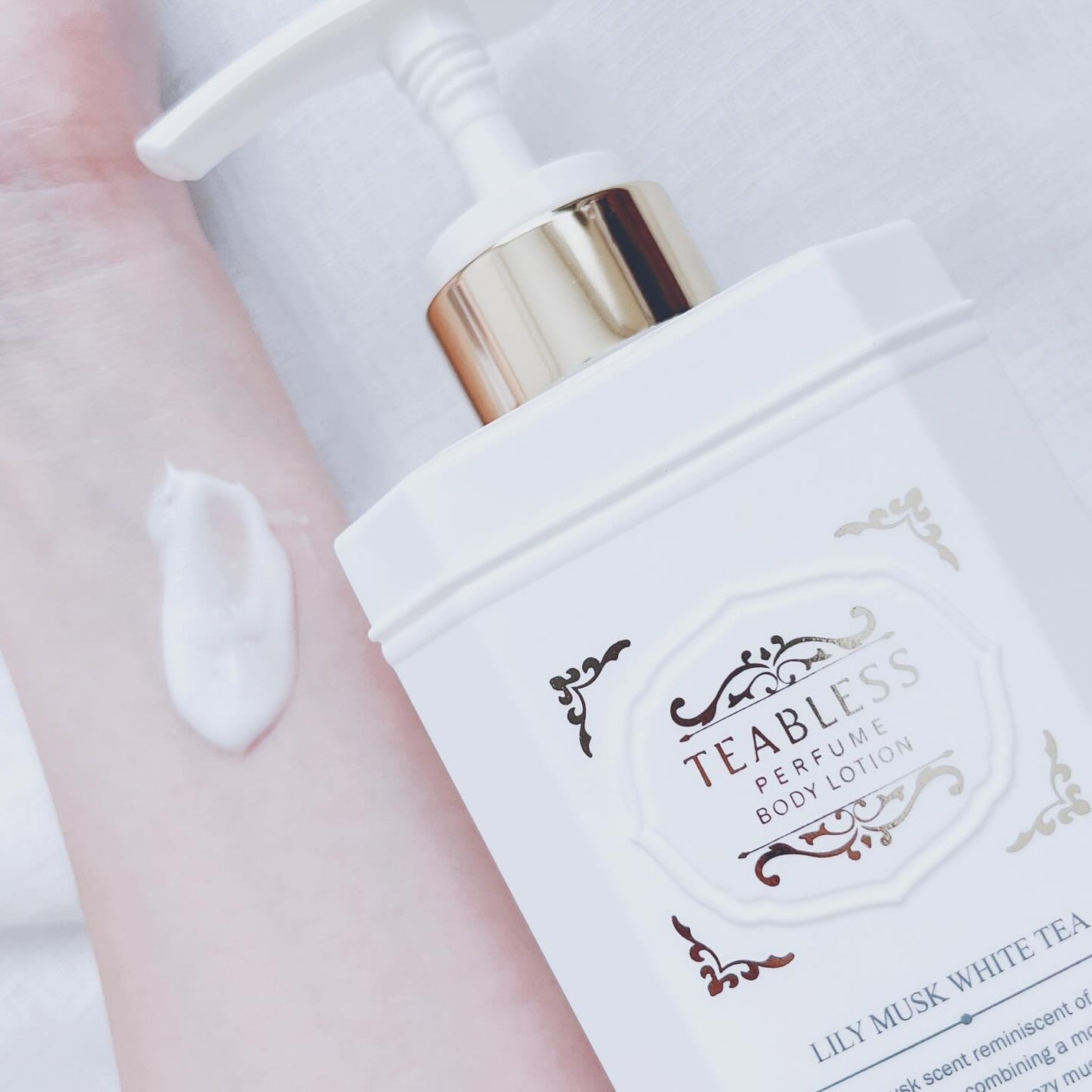 パフュームボディローション リリィムスクホワイトティー/TEABLESS/ボディローションを使ったクチコミ(2枚目)