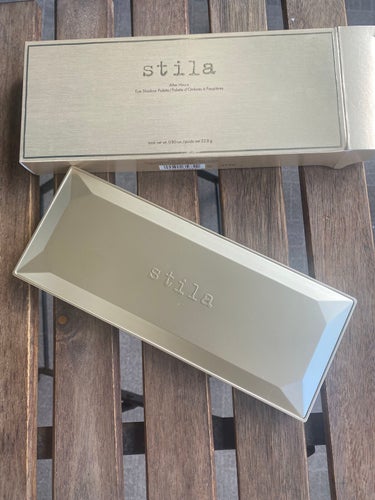 stila ラックスアイシャドウパレットのクチコミ「stilaラックスアイシャドウパレット

ずっしりな存在感✨💎パケからもうピカピカ💎✨

オシ.....」（1枚目）