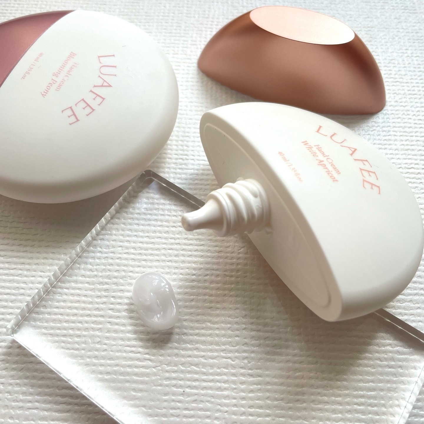 パフュームハンドクリームブルーミングピオニー/LUAFEE/ハンドクリームを使ったクチコミ（2枚目）