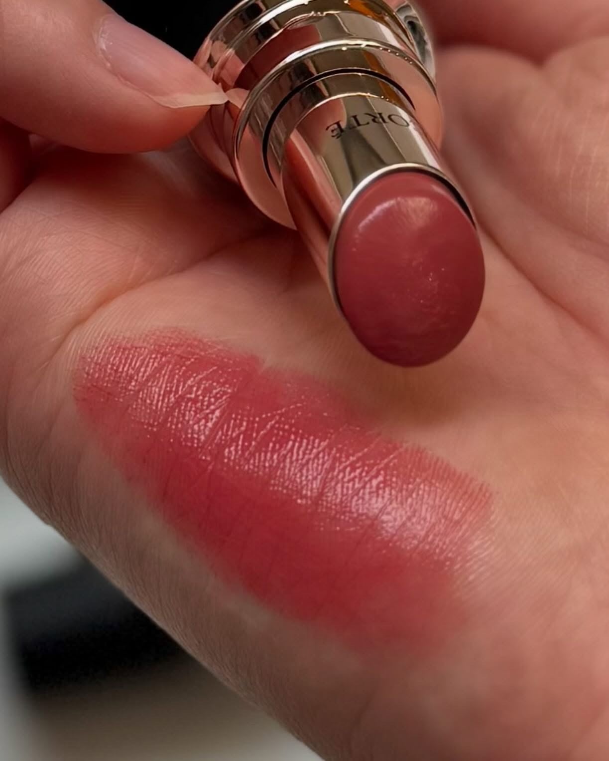 ルージュデコルテ クリームグロウ/DECORTÉ/口紅を使ったクチコミ(4枚目)