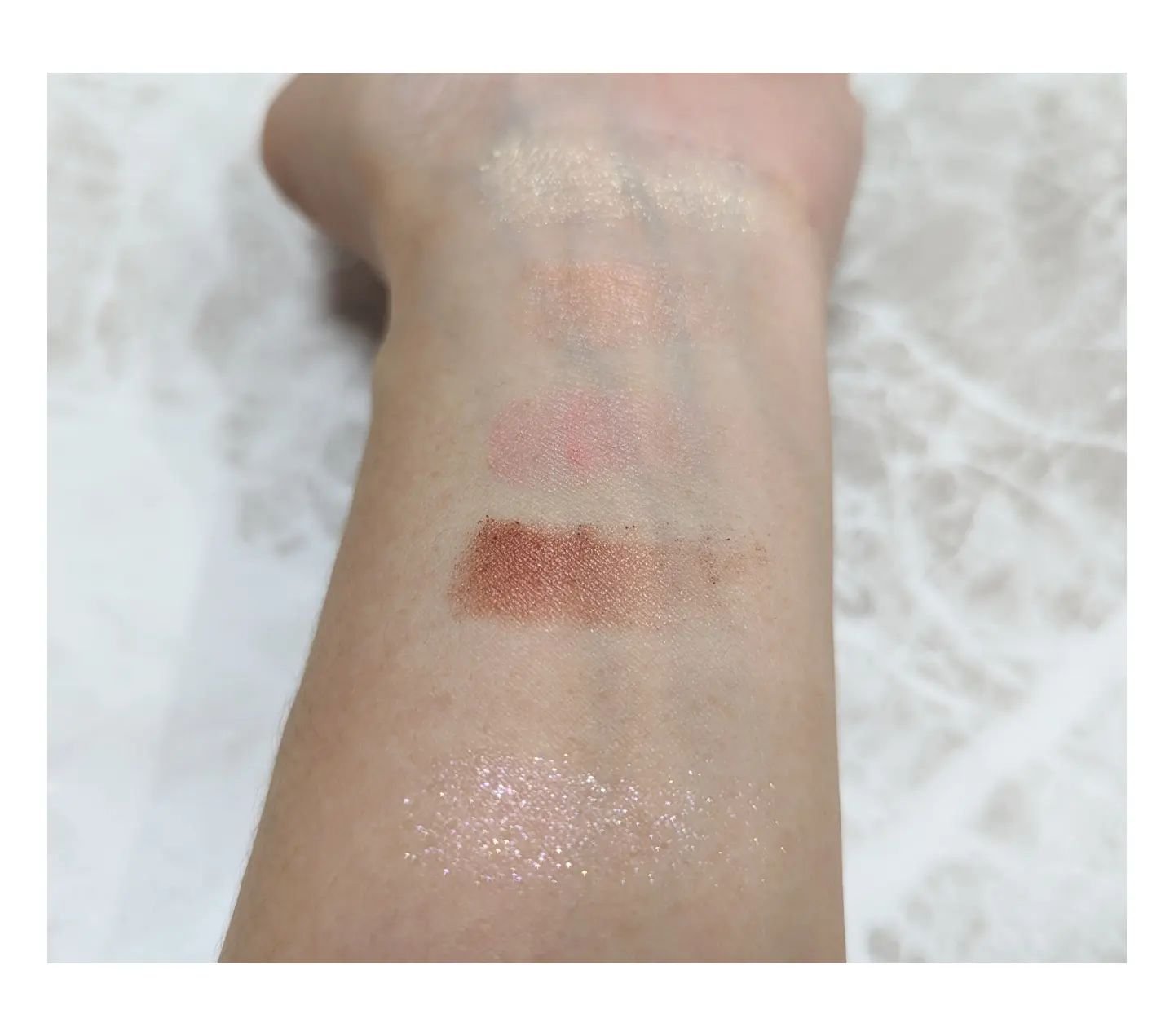 ルージュ リップジュエル ジェミーサテン 110 cherry sparkle ＜ミッドナイトチェリー＞（限定色）/JILL STUART/口紅を使ったクチコミ（2枚目）