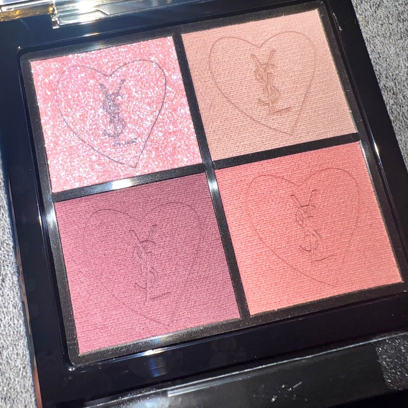 ラディアント タッチ グロウパクト/YVES SAINT LAURENT BEAUTE/クッションファンデーションを使ったクチコミ(4枚目)