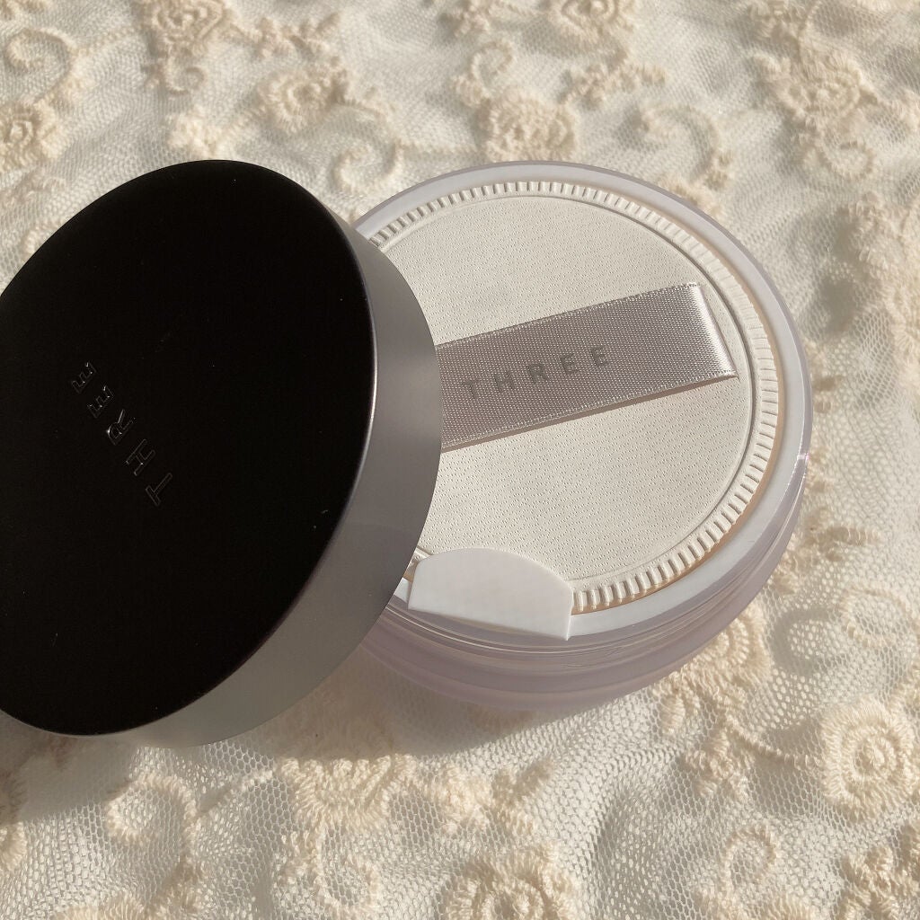 アドバンスドエシリアルスムースオペレーター ルースパウダー/THREE/ルースパウダーを使ったクチコミ(4枚目)