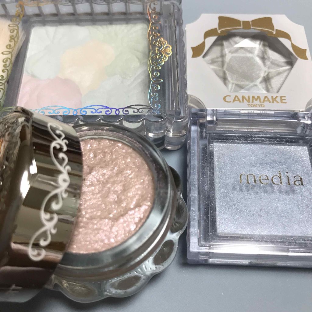 グロウフルールハイライター/キャンメイク/パウダーハイライトを使ったクチコミ（2枚目）