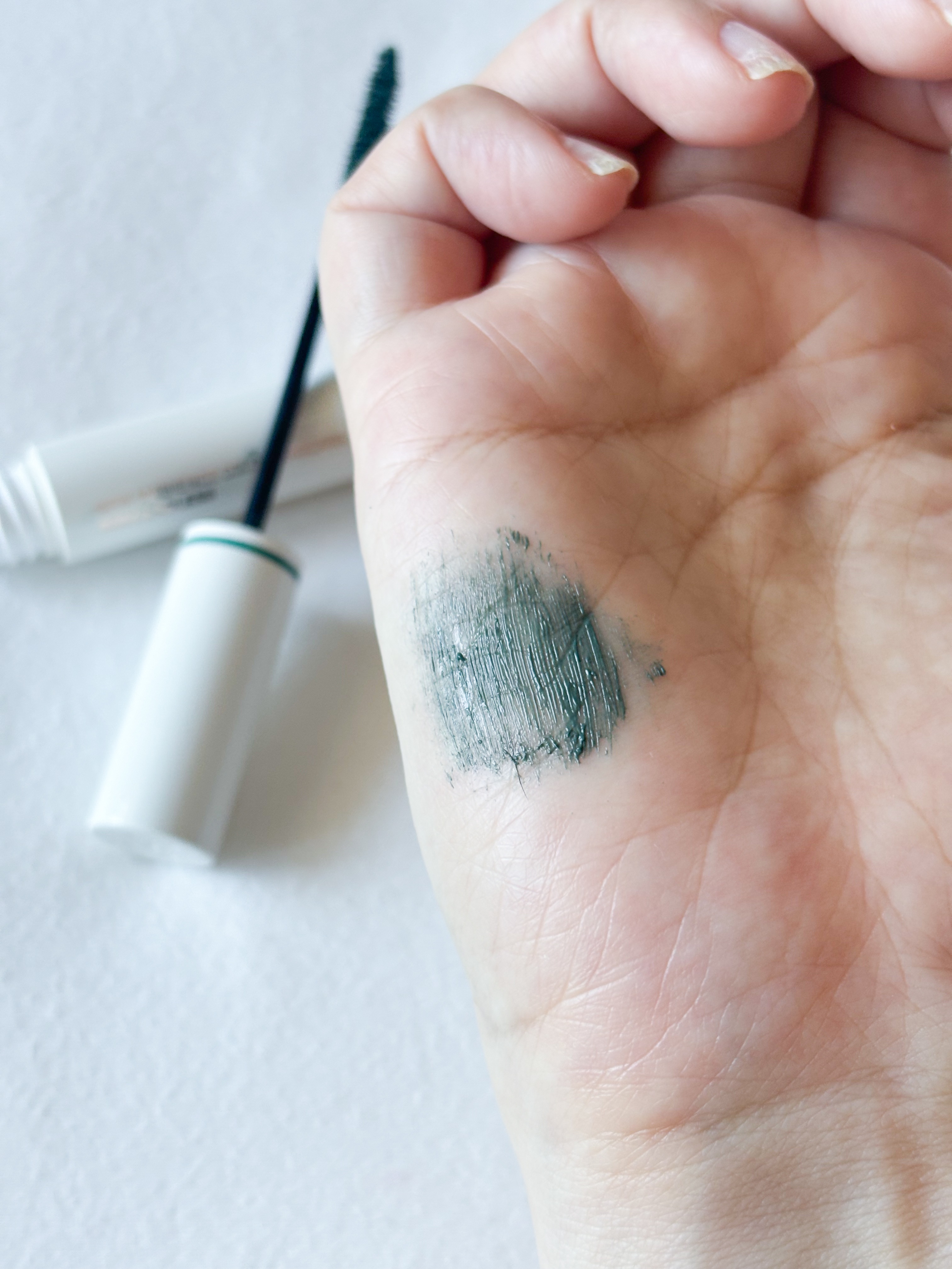 ニューアンビエンスカラーマスカラ/hince/マスカラを使ったクチコミ（3枚目）