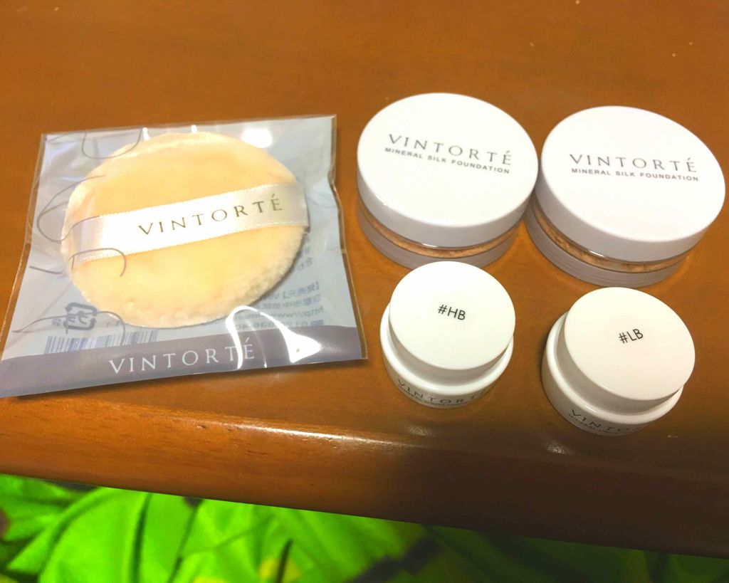 ミネラルシルクファンデーション（ケース・パフ付）/ヴァントルテ/パウダーファンデーションを使ったクチコミ（1枚目）