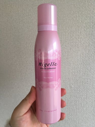 
パーマ出す用に美容院で購入！
ヘアケア系全部ミルボンになった💓

パーマ出すのもとりあえず泡を馴染ませるだけだから簡単かつ髪がパサつかない！コテで巻いた後とかのキープにも良さそう
固くならないけどキー