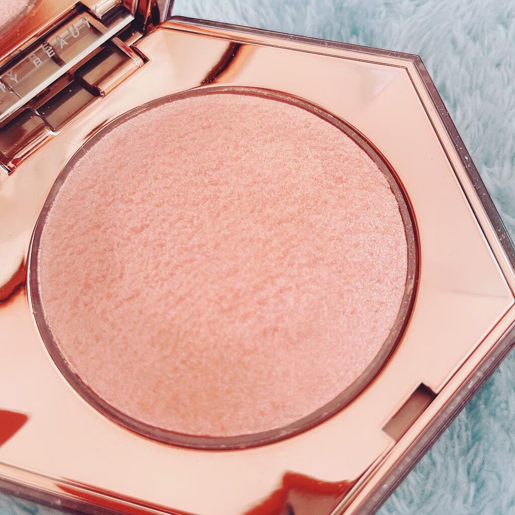 DIAMOND BOMB/FENTY BEAUTY BY RIHANNA/パウダーハイライトを使ったクチコミ(3枚目)