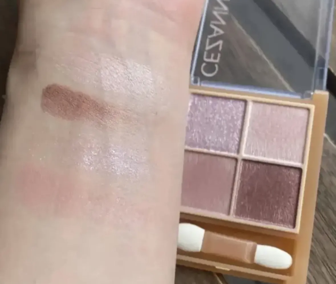 ベージュトーンアイシャドウ 05 ライラックベージュ/CEZANNE/アイシャドウパレットを使ったクチコミ（2枚目）