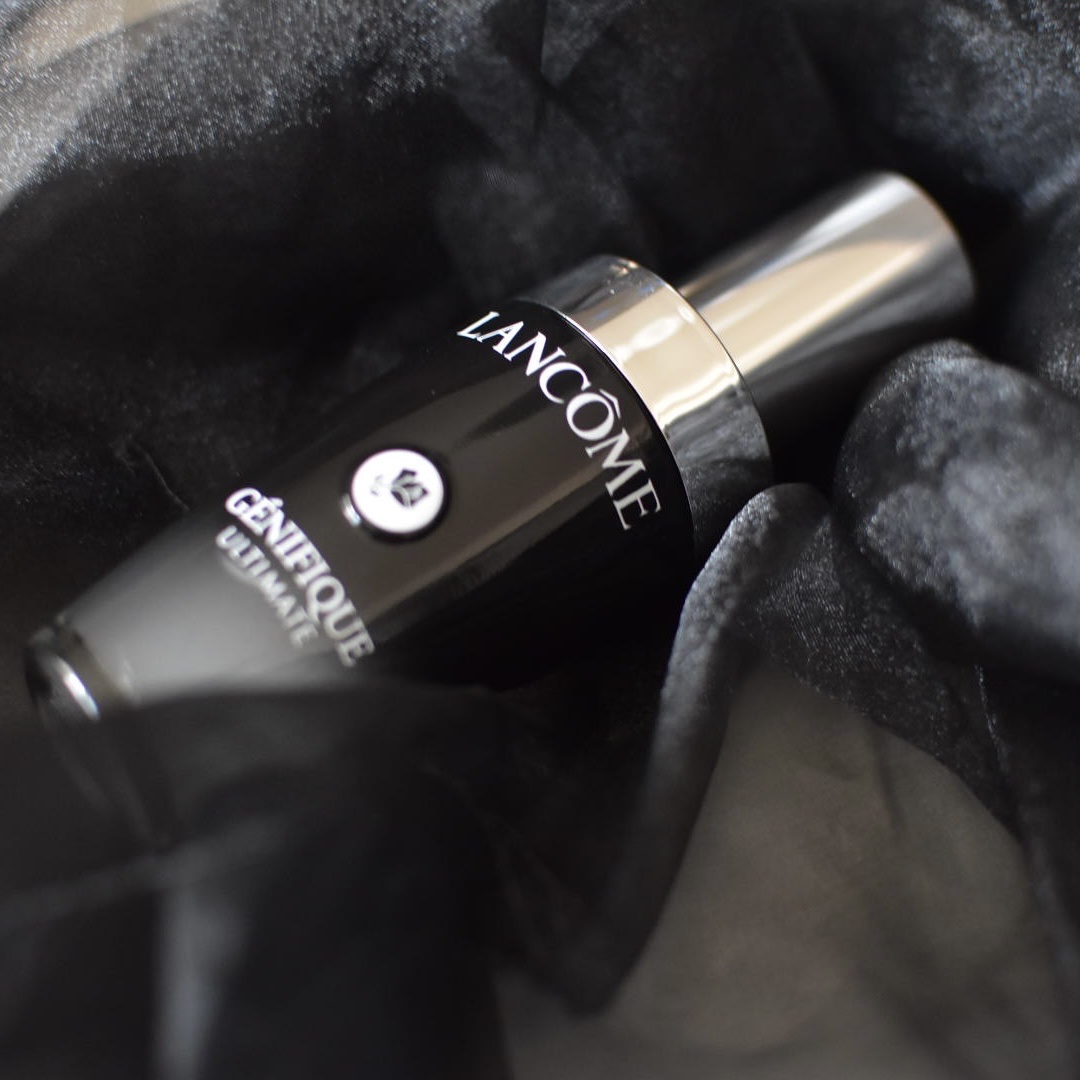 ．
⁡
▶︎ランコムの人気美容液が新しくなったよ🌹ˎˊ˗
⁡
⁡
⁡
LANCÔME
ジェニフィック アルティメ セラム
⁡
今回変わったのは
美の回復をスピードアップする
新配合「βグルカン」を配合✨
1滴あたり90兆個も配合されてるな