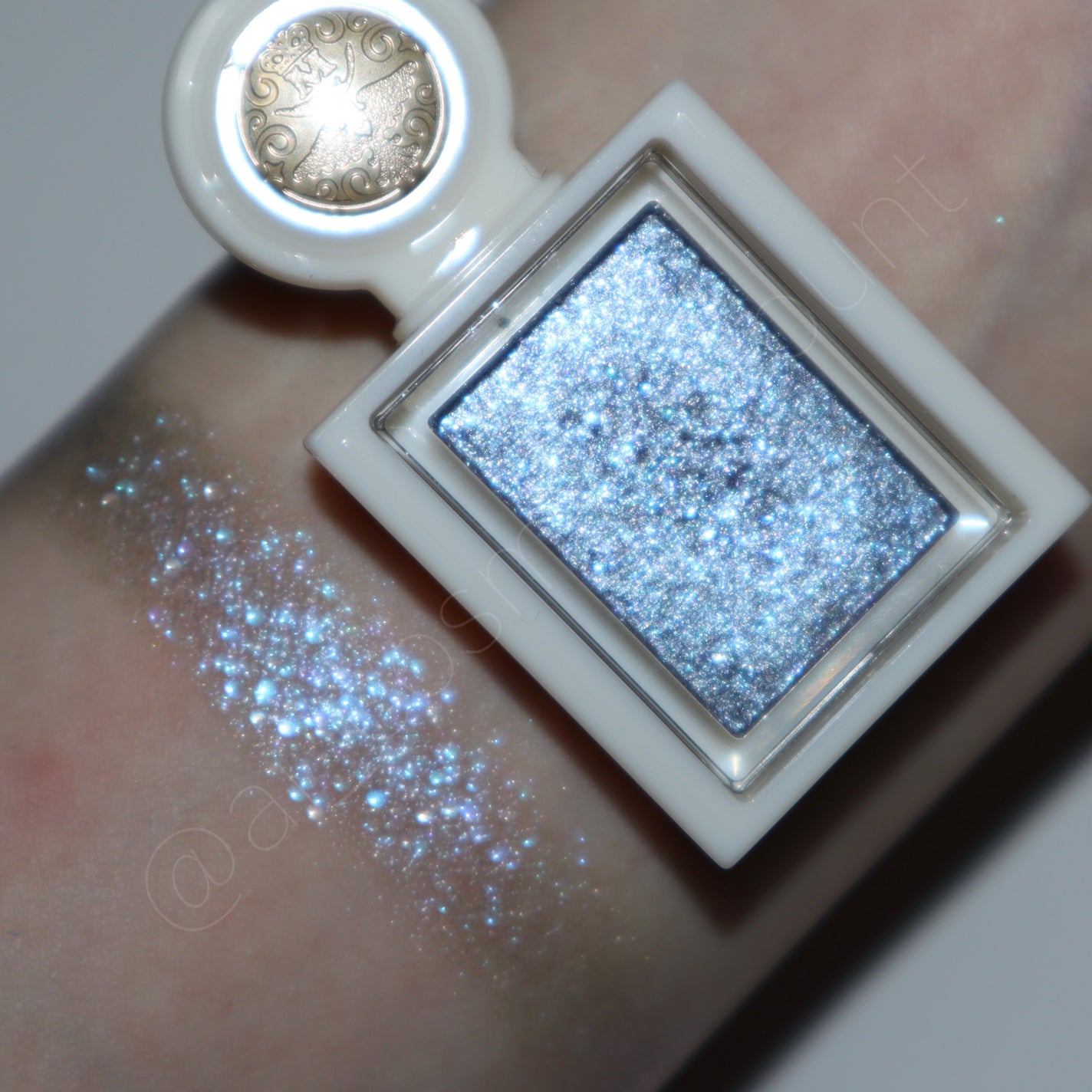 シャドーカスタマイズ (ブリリアントグリッター)/MAJOLICA MAJORCA/グリッターを使ったクチコミ(3枚目)