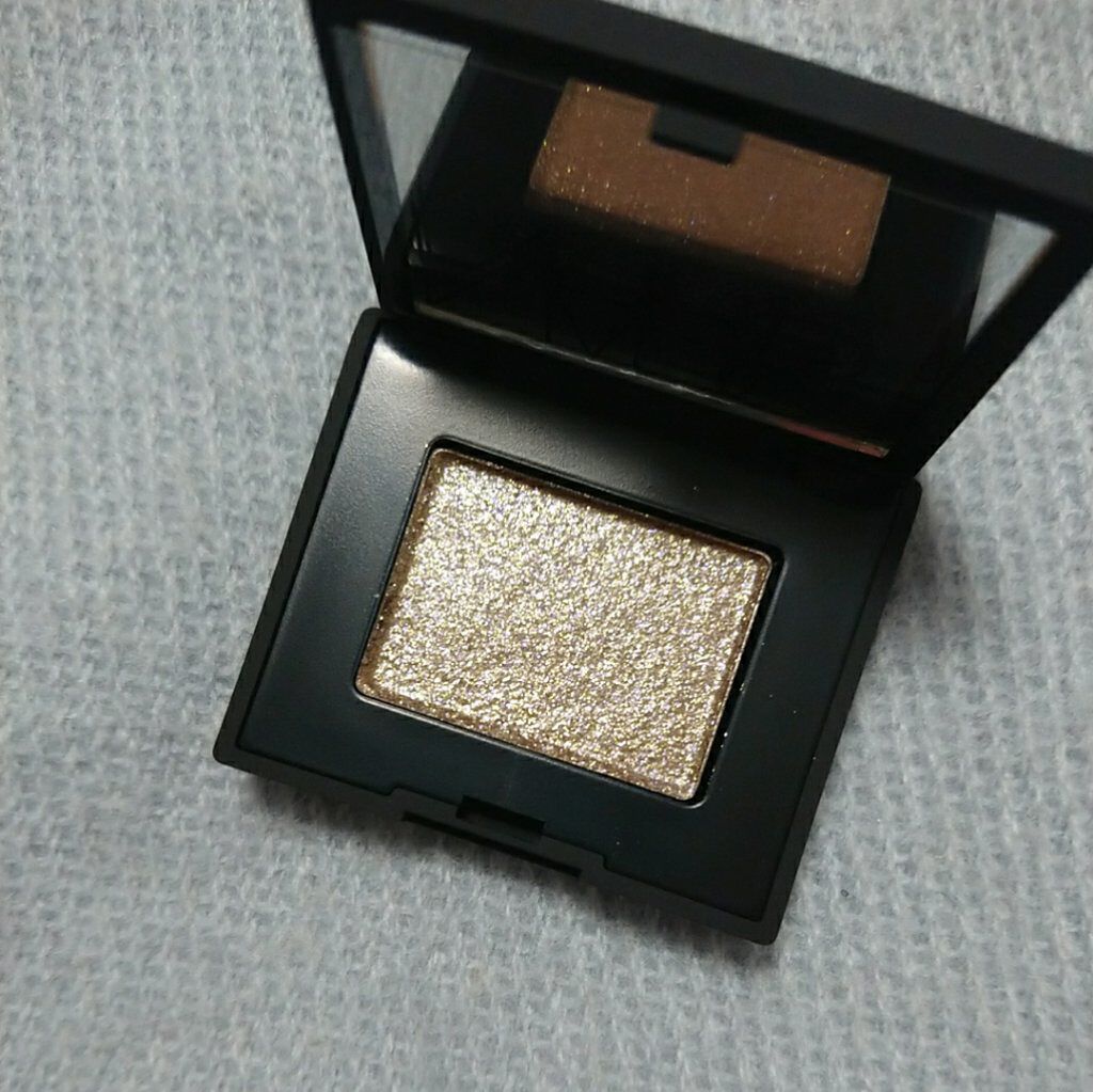 ハードワイヤードアイシャドー/NARS/単色アイシャドウを使ったクチコミ（3枚目）