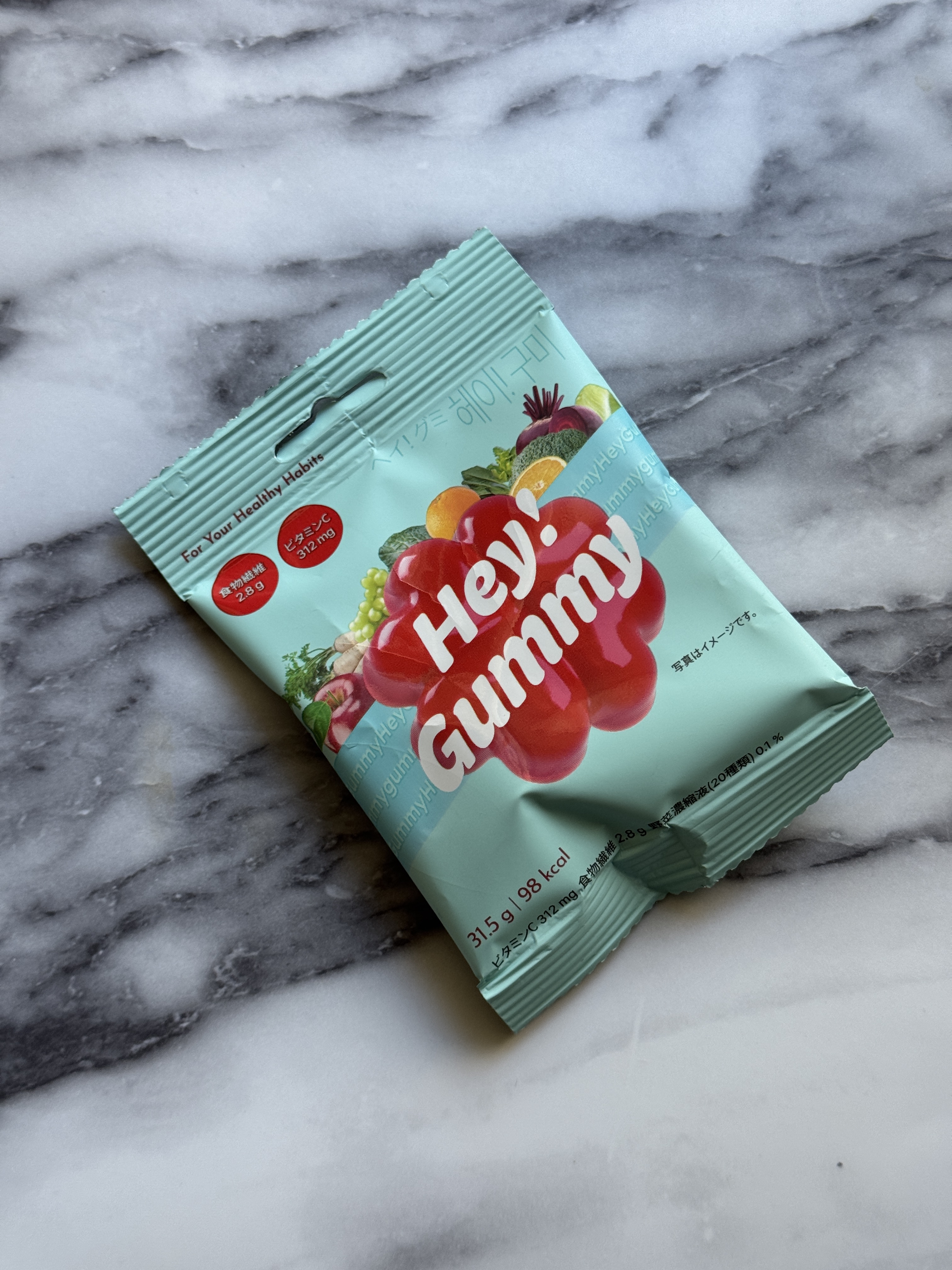 韓国で大人気のインナービューティ「FOODOLOGY」
⁡
◼️Hey!Gummy ヘイグミ
⁡
ビタミンCと食物繊維を美味しく摂取できるグミ⭐︎
⁡
20種の野菜濃縮液や果実味
(みかん・マスカット・りんご)
⁡
●食物繊維
●ビタミンC