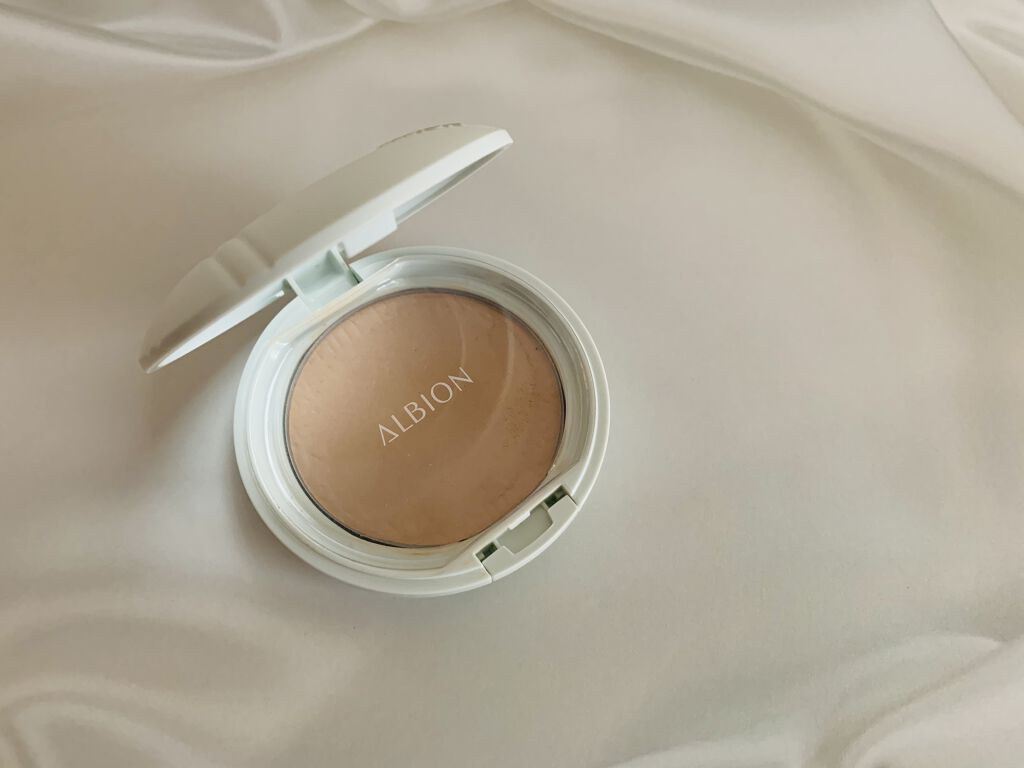 ホワイトレア エアー 01  ライトベージュ/ALBION/パウダーファンデーションを使ったクチコミ（2枚目）