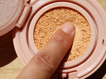 シースルー ヴェール コンパクト 02 肌にとけこみフレッシュに仕上げるナチュラルカラー/PAUL & JOE BEAUTE/ファンデーションを使ったクチコミ（2枚目）