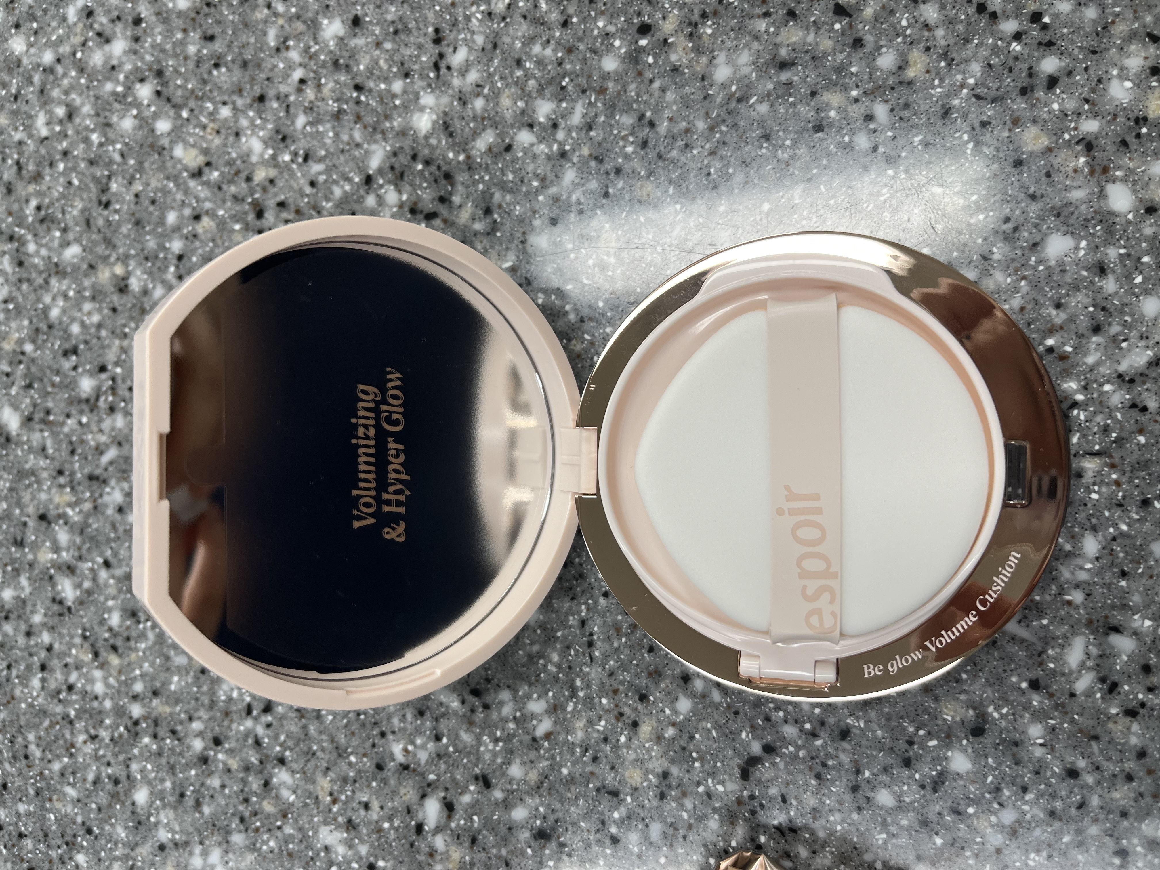 エスポア ビーグロー ボリュームクッション/espoir/クッションファンデーションを使ったクチコミ（2枚目）