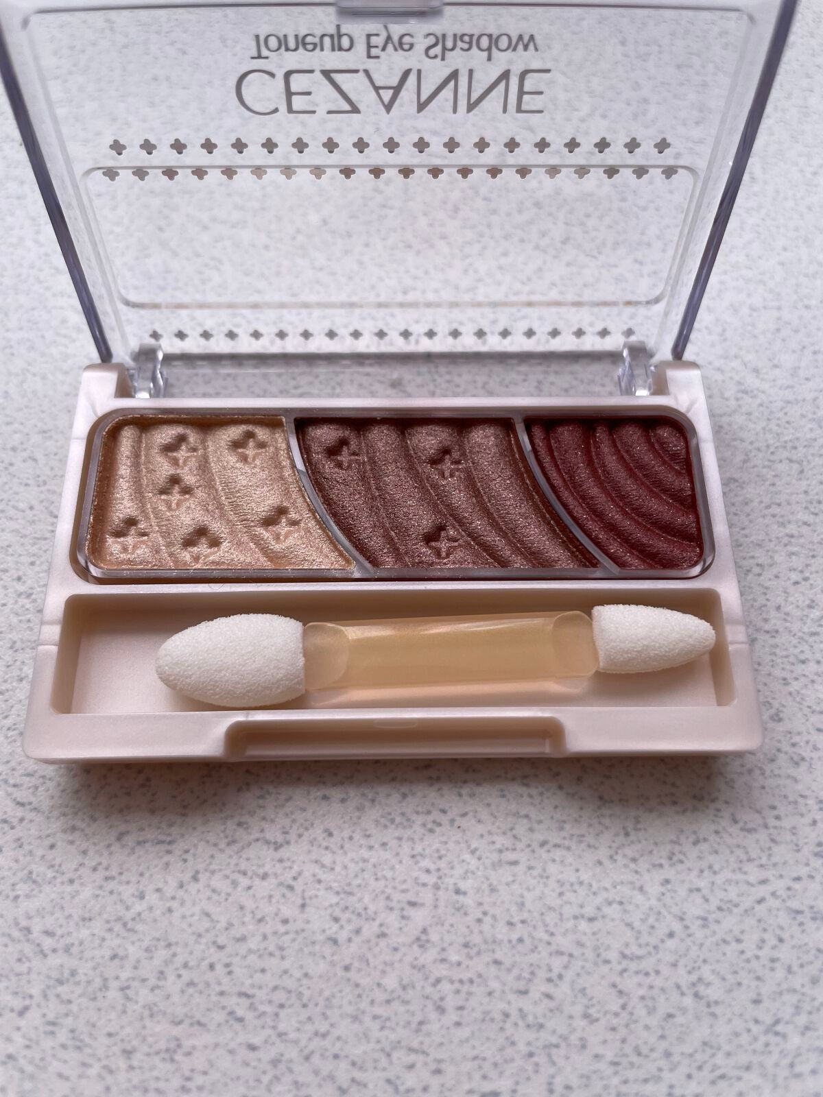 トーンアップアイシャドウ/CEZANNE/アイシャドウパレットを使ったクチコミ(2枚目)