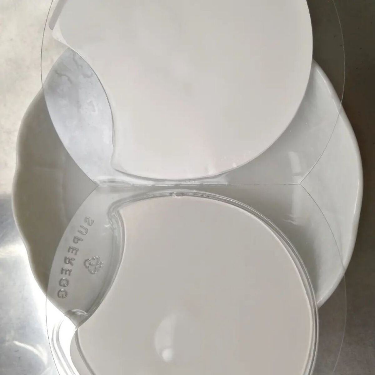 lili on LIPS 「『Supereggカームムーブメンツアイアンドチークマスク』目..」(5枚目)