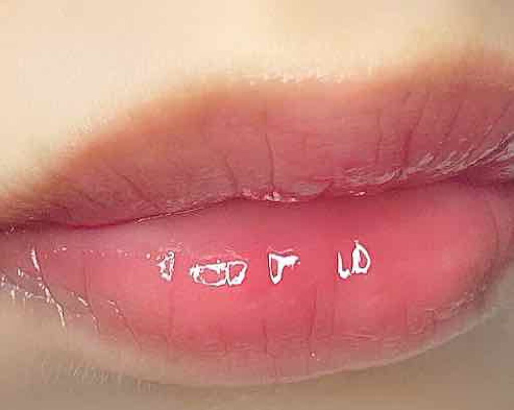 アピュー ウォーターライト ティント/A’pieu/リップティントを使ったクチコミ（3枚目）