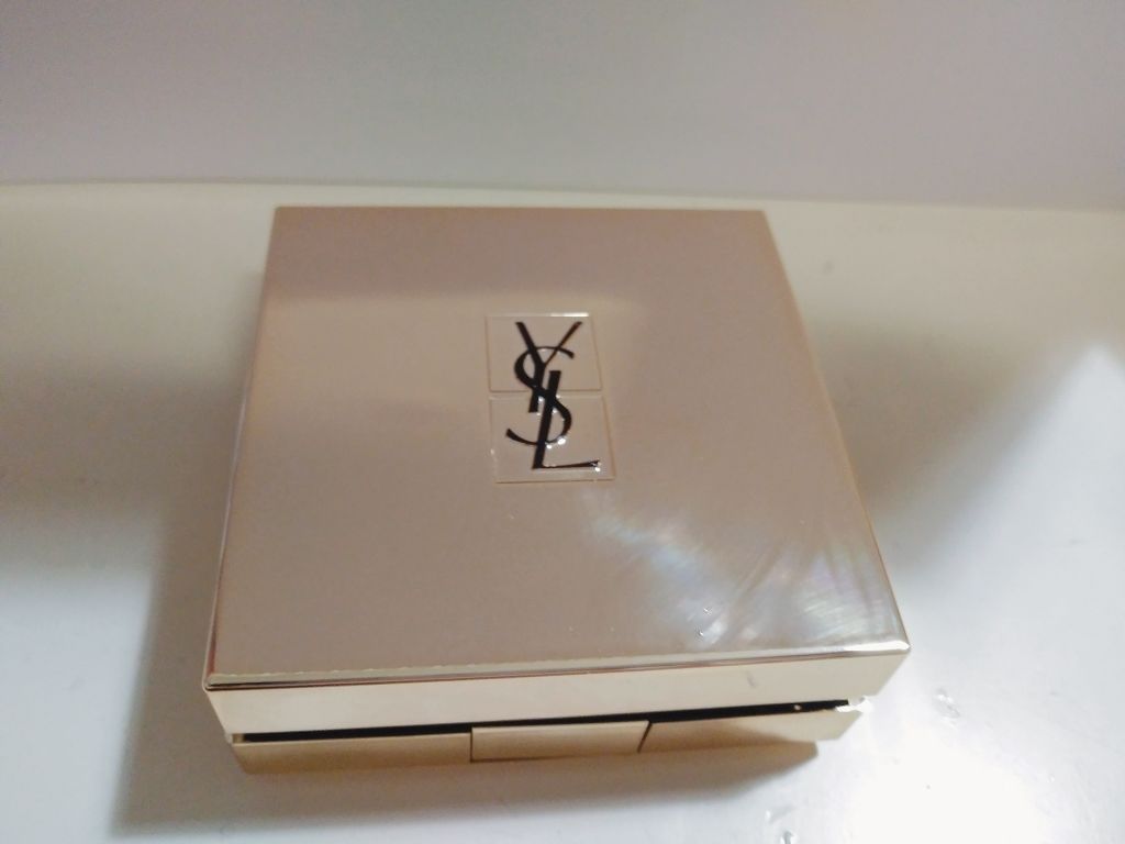 ラディアント タッチ ルクッション/YVES SAINT LAURENT BEAUTE/クッションファンデーションを使ったクチコミ（1枚目）