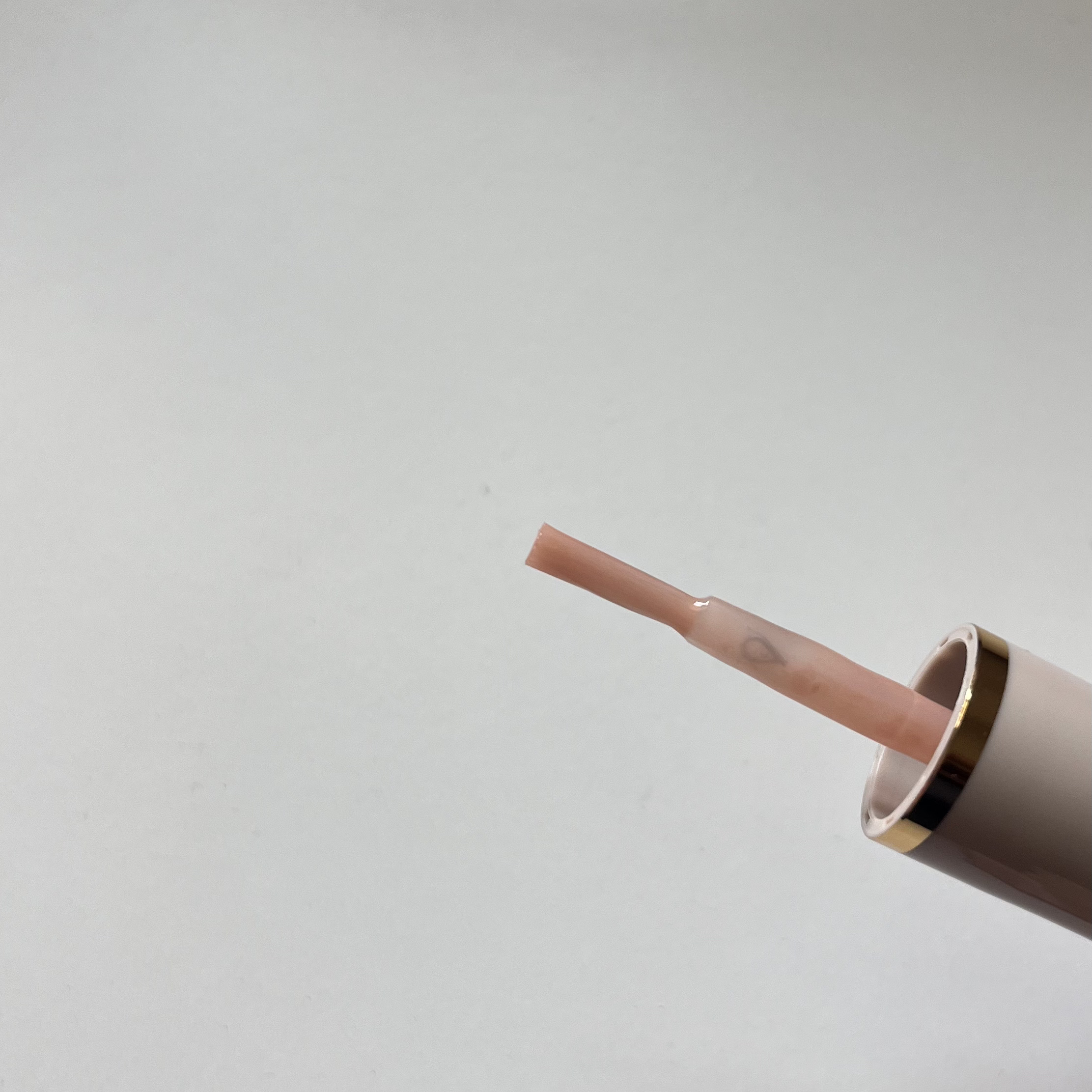 グロッシーコート スキンベージュ【新】/スキューズミー/オールインワンネイルを使ったクチコミ（3枚目）