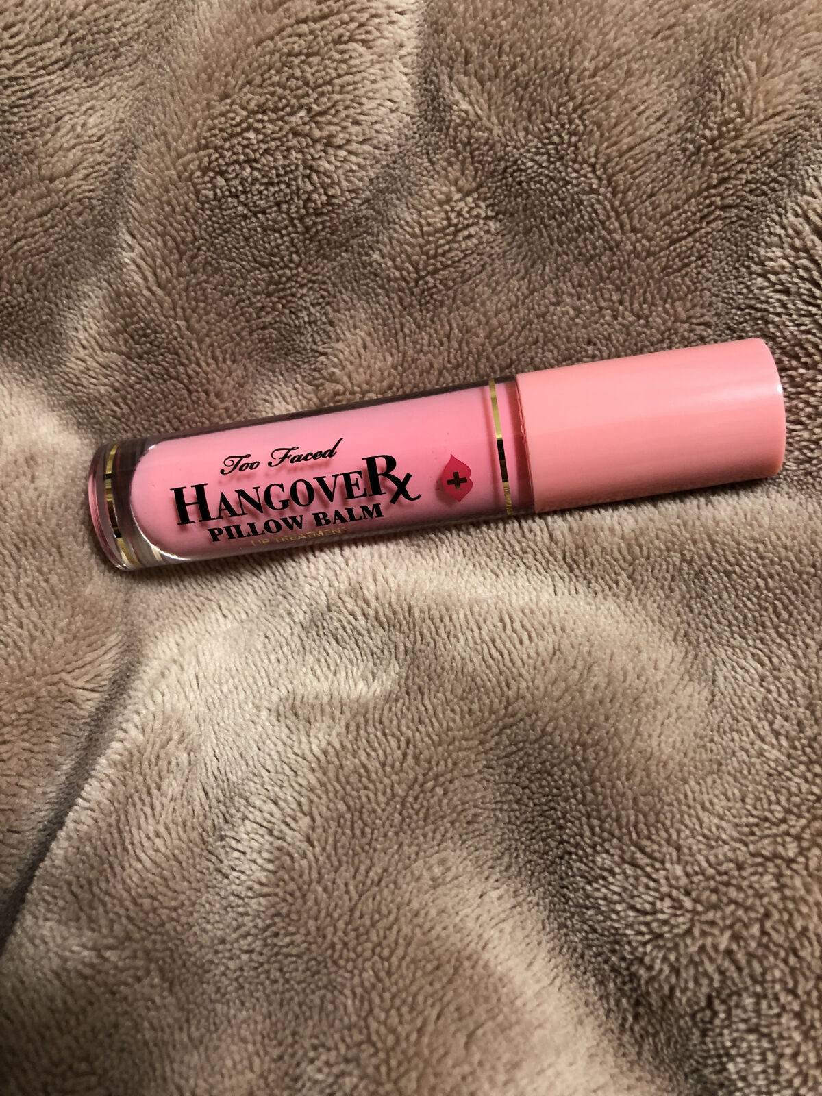 ～トゥー フェイスド ハングオーバー～ ピロー バーム リップ トリートメント/Too Faced/リップ美容液を使ったクチコミ（1枚目）