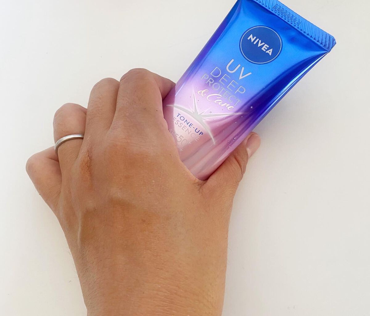 ニベアUV ディープ プロテクト&ケア トーンアップ エッセンス/ニベア/日焼け止めローションを使ったクチコミ(1枚目)