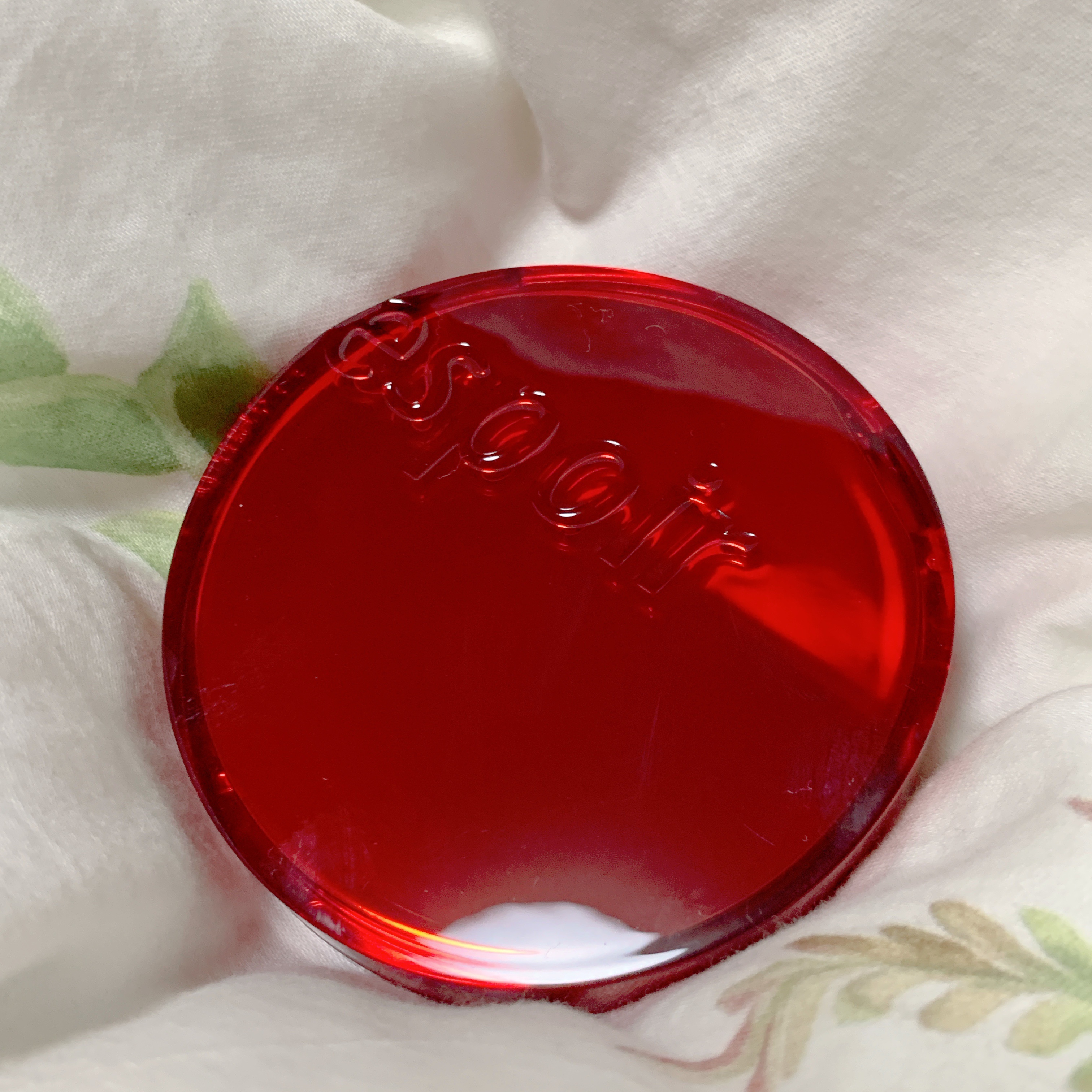 近年濃くなるシミに悩まされてコンシーラー片っ端から買い漁ってる私です🥲
いやもう無理！消えないよ！😂よれるのもうざい！😂
これはいっそカバー力のあるファンデで良くね！？となりまして……、

espoir プロテーラービーベルベットカバ