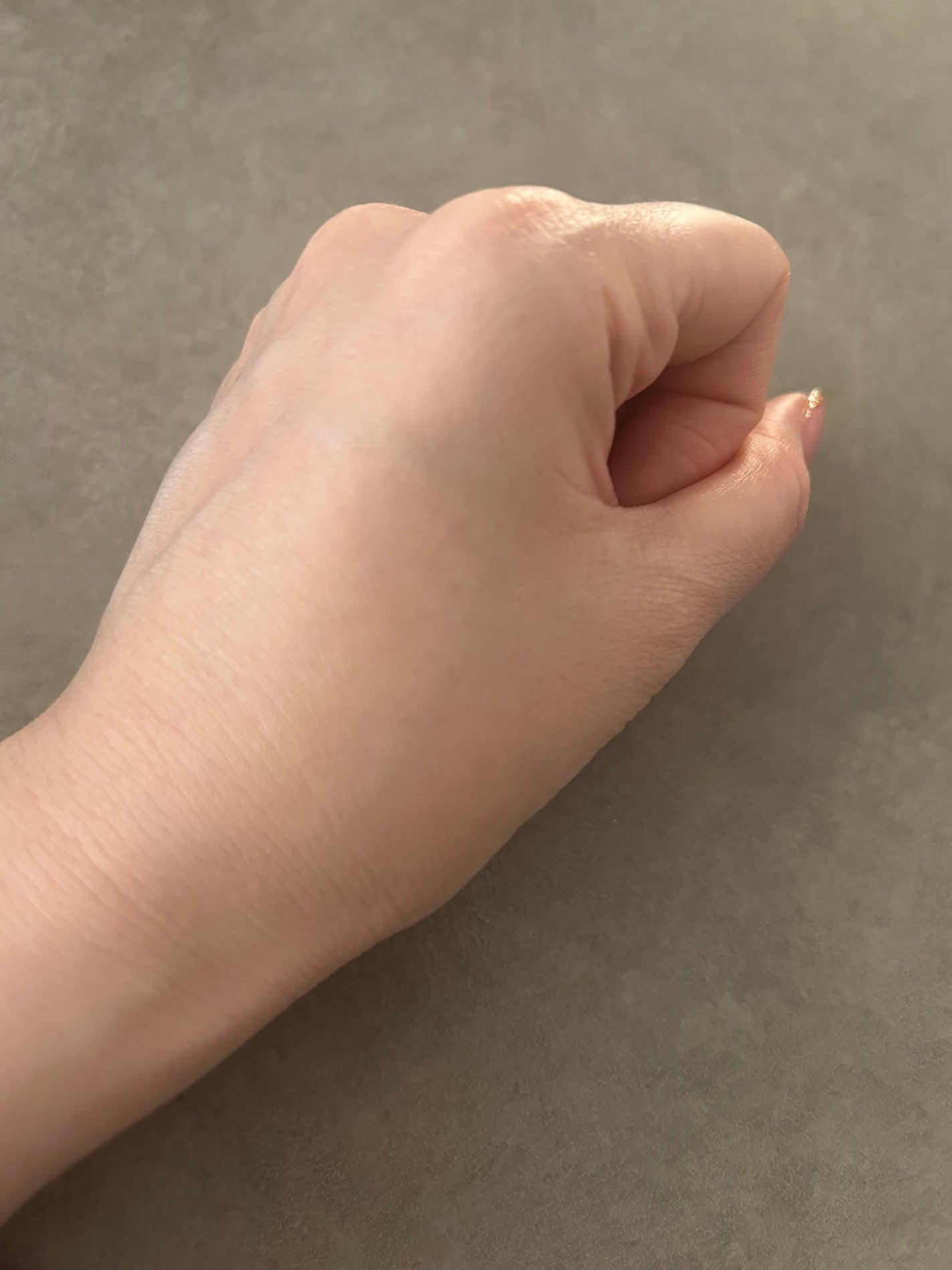 エバーグロウクッション SPF25 PA++/FEMMUE/クッションファンデーションを使ったクチコミ(4枚目)