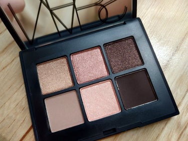 ヴォワヤジュールアイシャドウパレット 1194/NARS/パウダーアイシャドウを使ったクチコミ（1枚目）