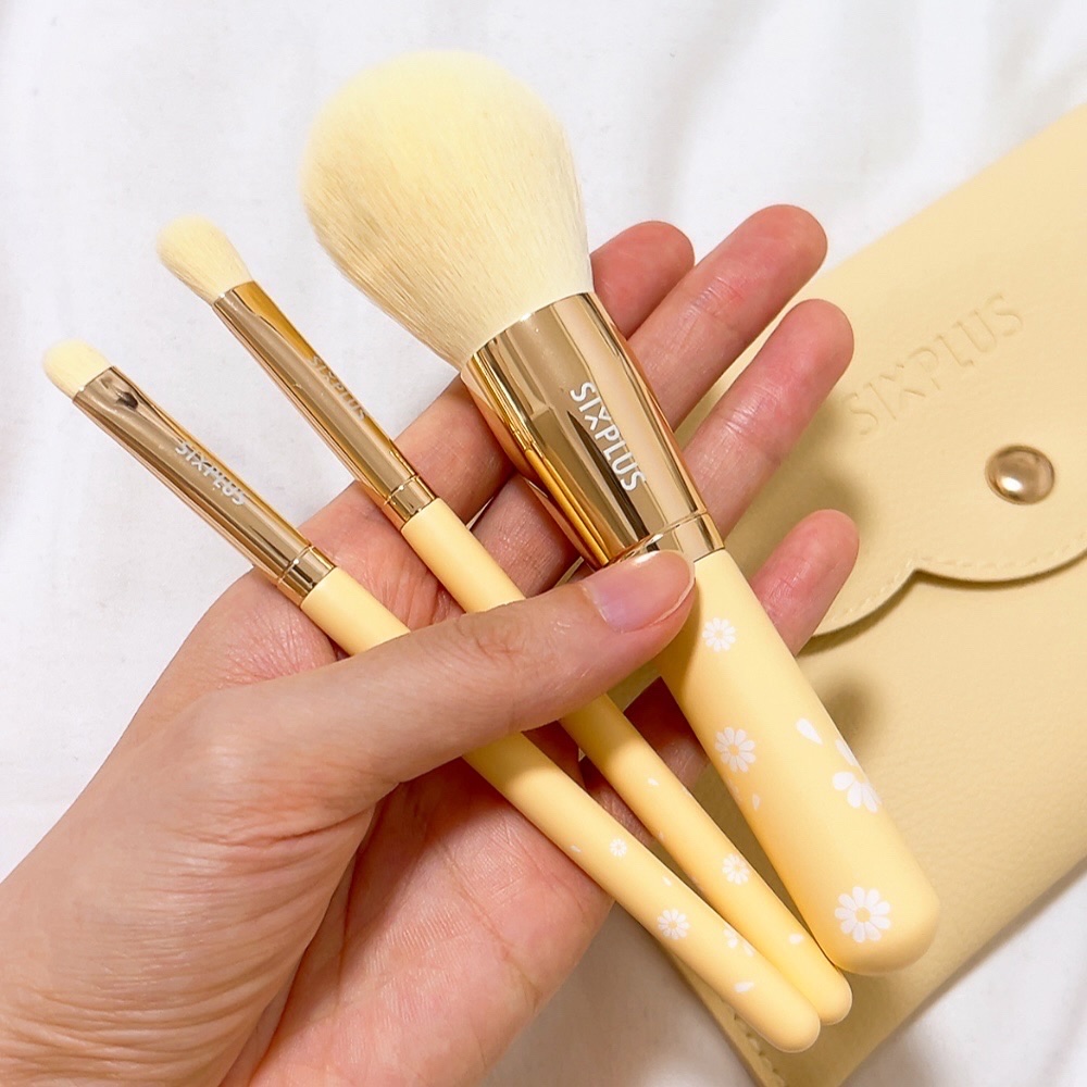 SIXPLUS ペイルイエローメイクブラシ３本セット -Daisyシリーズ/SIXPLUS/メイクブラシを使ったクチコミ（2枚目）