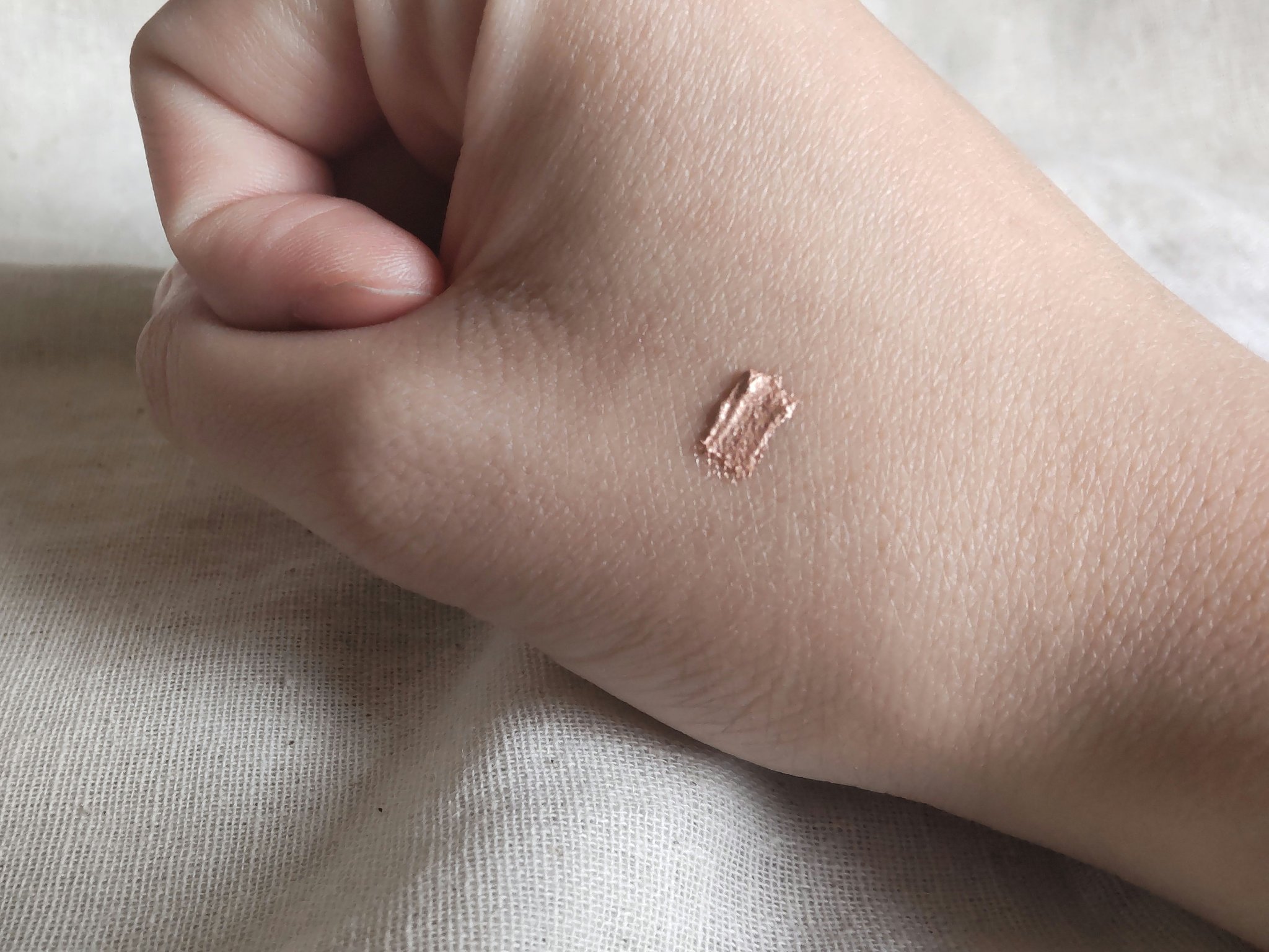 スパークリングアイグロス/スウィーツ スウィーツ/リキッドアイシャドウを使ったクチコミ（3枚目）